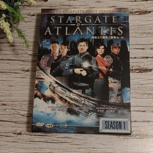 3/$13 Stargate Atlantis Complete first season DVD set - Picture 2 of 4